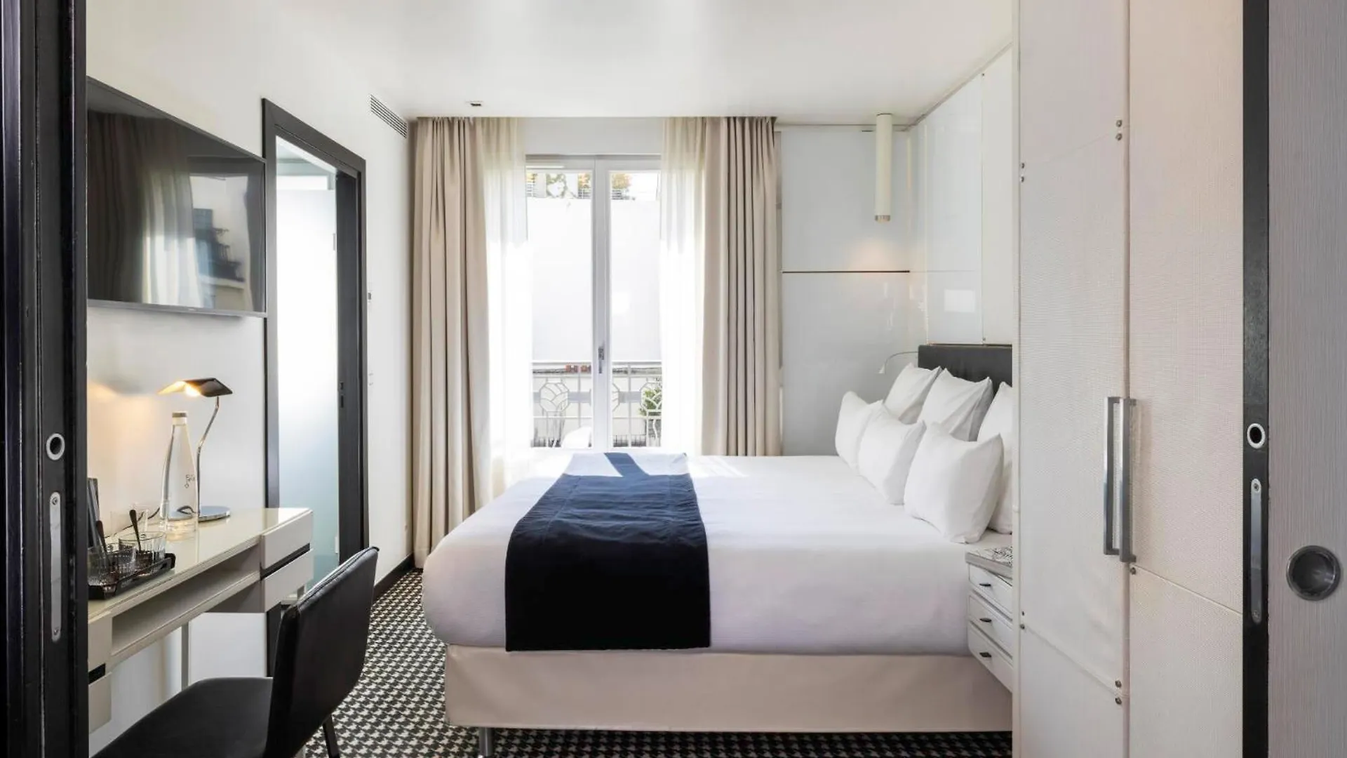 Felicien & Otel Paris