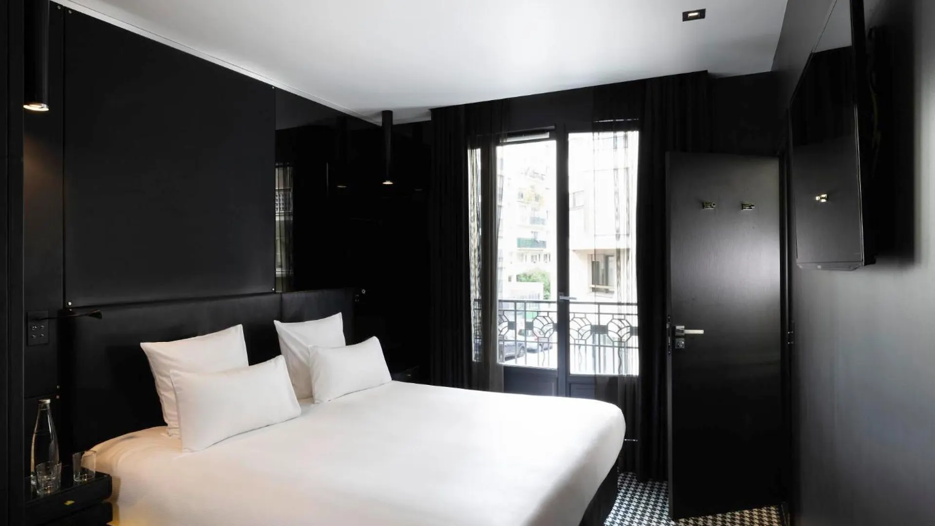 Felicien & 4* Paris