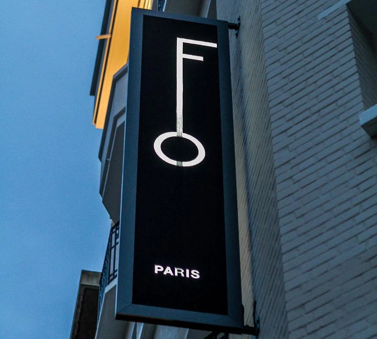 Felicien & 4* Paris