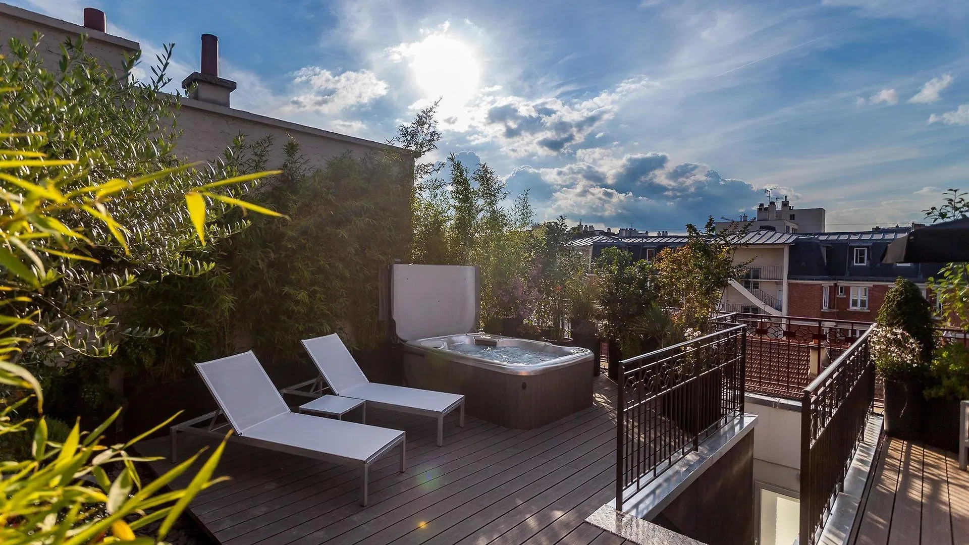 Felicien & 4* Paris